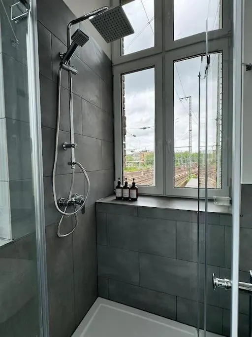 Homestay Heaven Homes - 15 Gehmin Bis Zur Innenstadt Dusseldorf